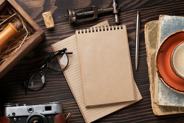 Les lunettes y2k : icônes de style et accessoires clés d'une époque